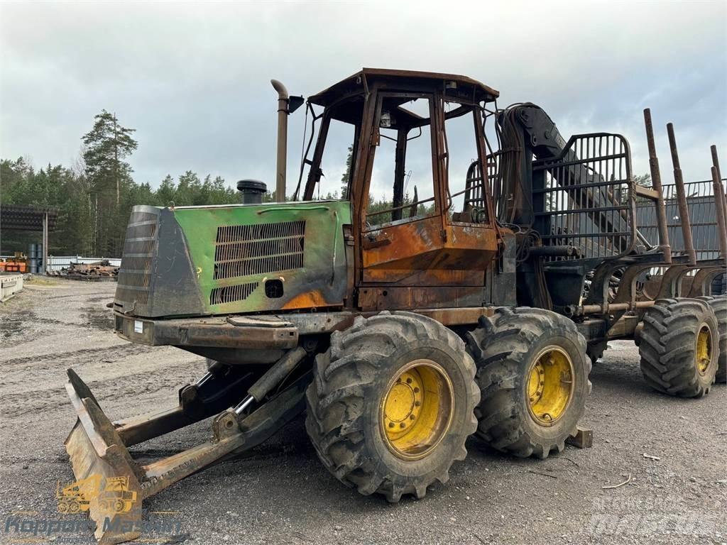 John Deere 1110D شاحنات