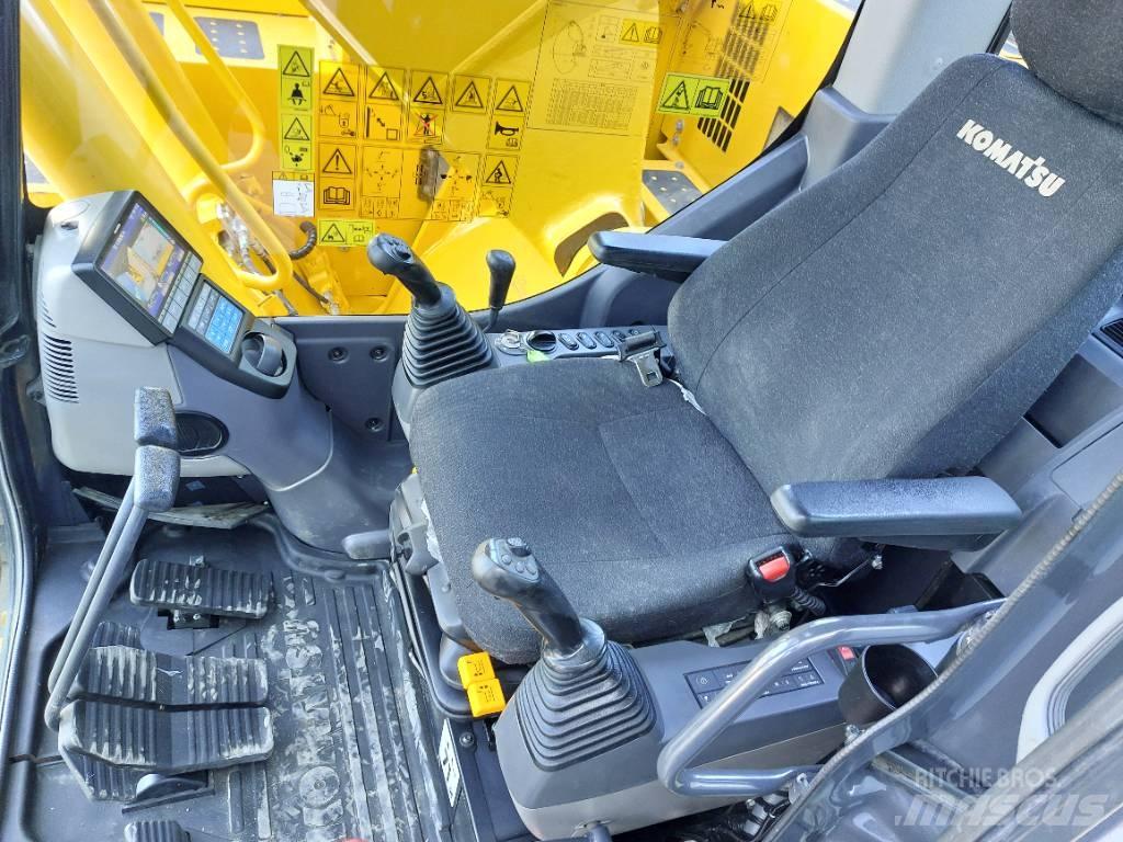 Komatsu PC228USLC-11 حفارات زحافة