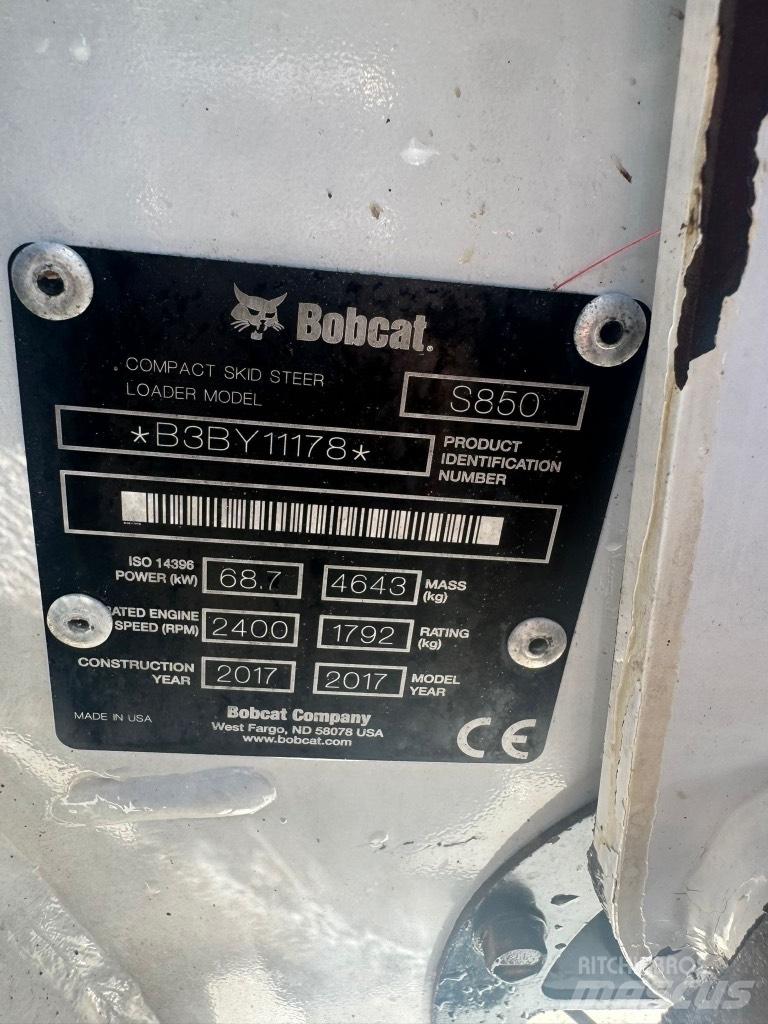 Bobcat S 850 لوادر انزلاقية التوجيه