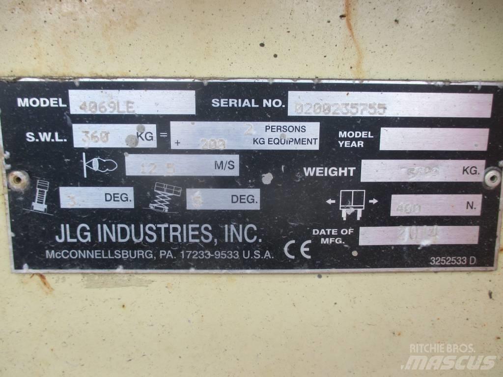JLG 4069 LE رافعات مقصية الشكل