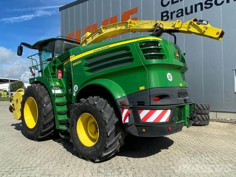 John Deere 8600i علافات ذاتية الدفع