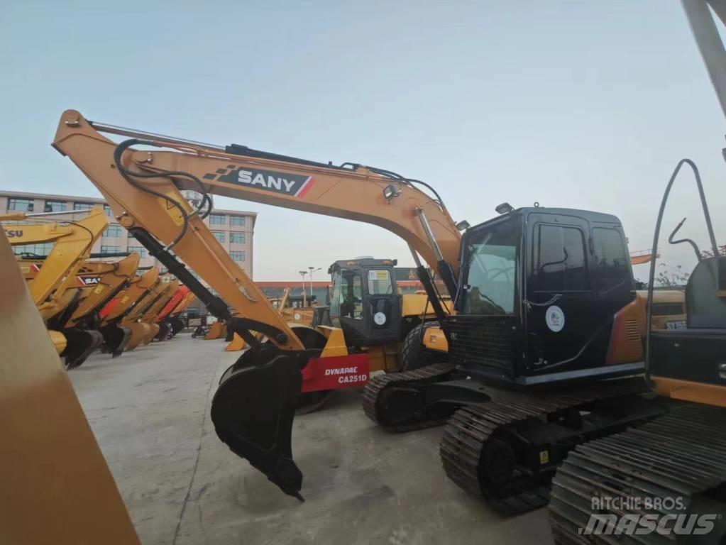 Sany SY 155 C حفارات زحافة