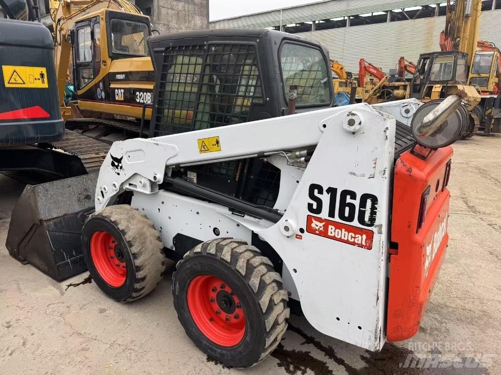 Bobcat S 160 لوادر انزلاقية التوجيه