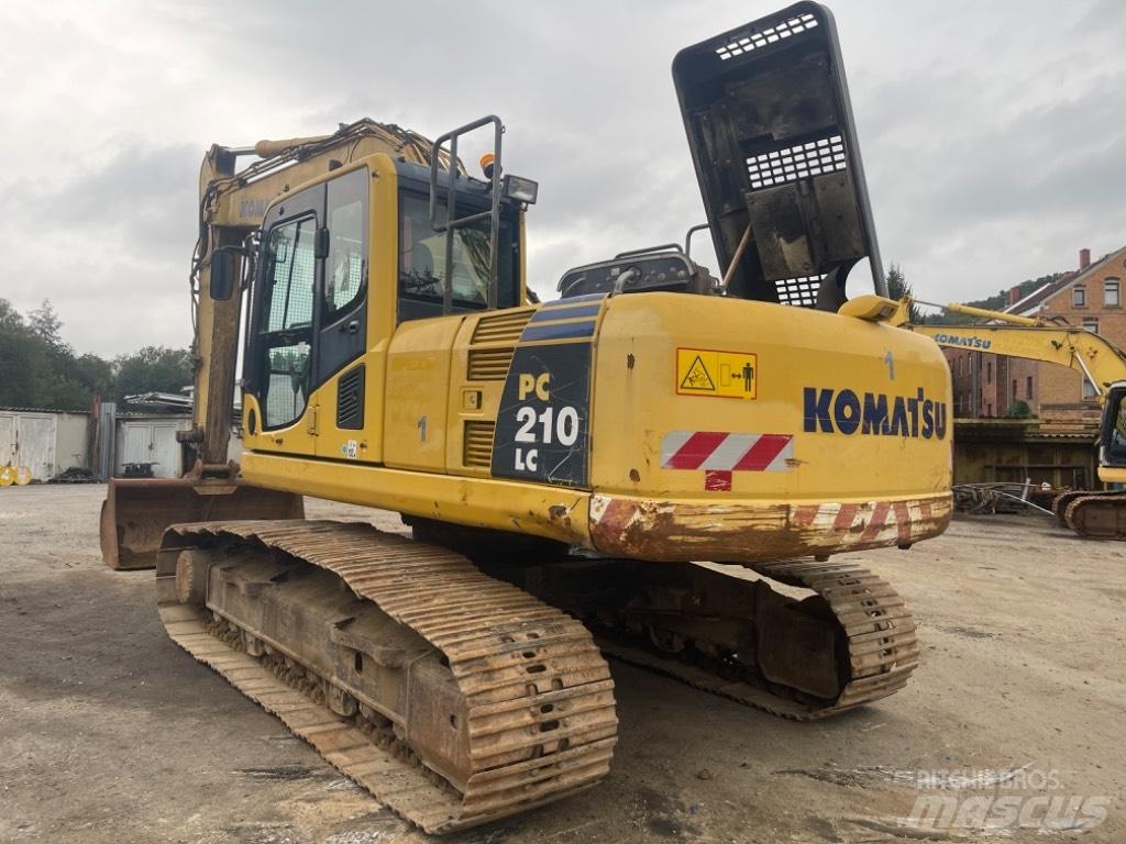 Komatsu PC 210 LC-8 حفارات زحافة