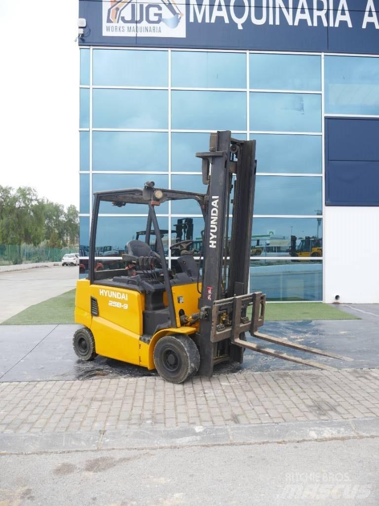 Hyundai 25 BH-9 شاحنات ذات رافعات شوكية تعمل بالكهرباء