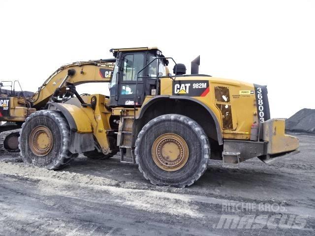 CAT 982 M لوادر بعجل