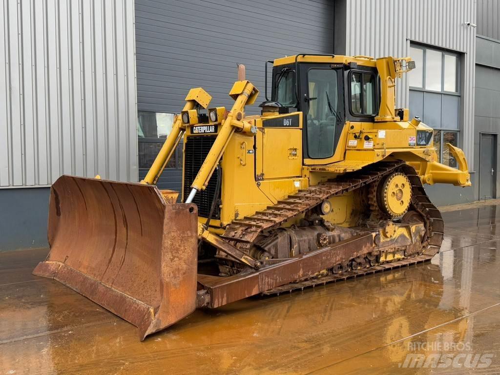 CAT D6T XL بلدوزرات مجنزرة