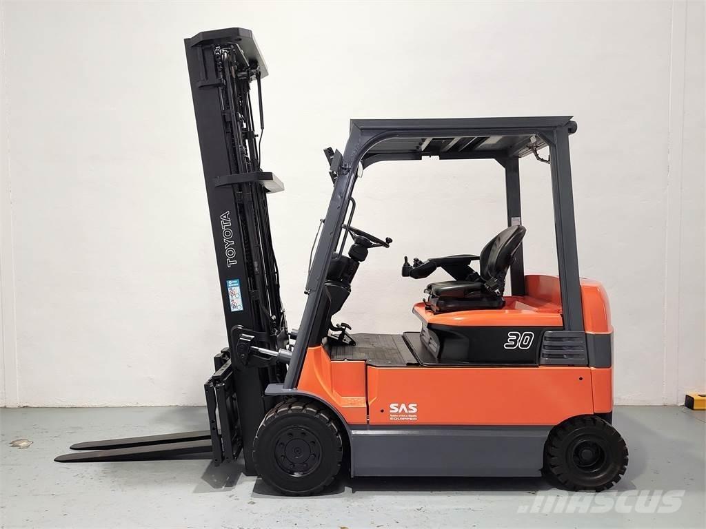 Toyota 7FBMF30 شاحنات ذات رافعات شوكية تعمل بالكهرباء