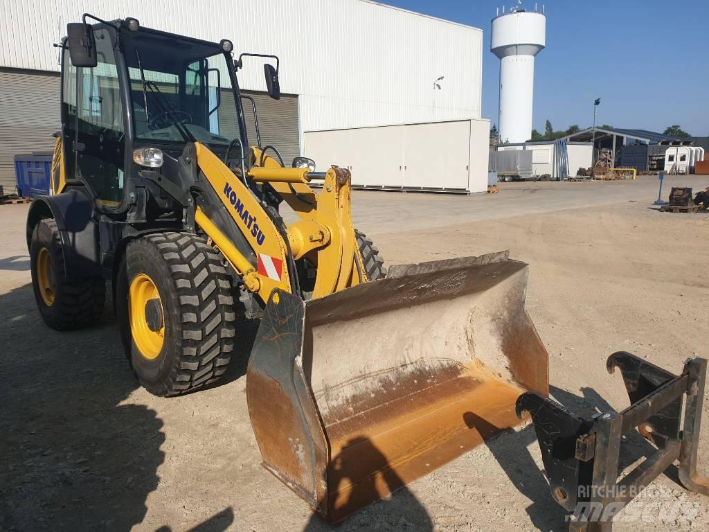 Komatsu WA80M-8E0 لوادر بعجل