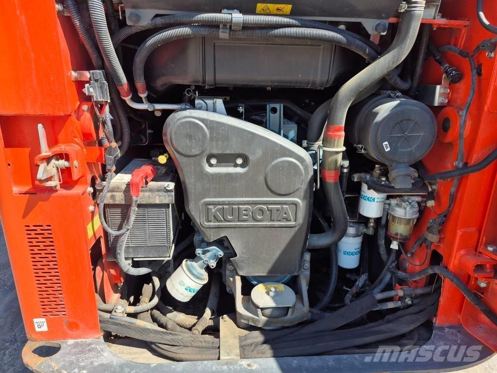 Kubota SSV 65 لوادر انزلاقية التوجيه