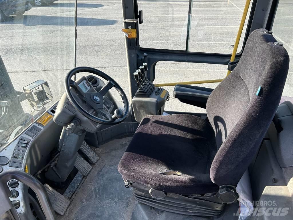 Kalmar DCE70-6 شاحنات الديزل