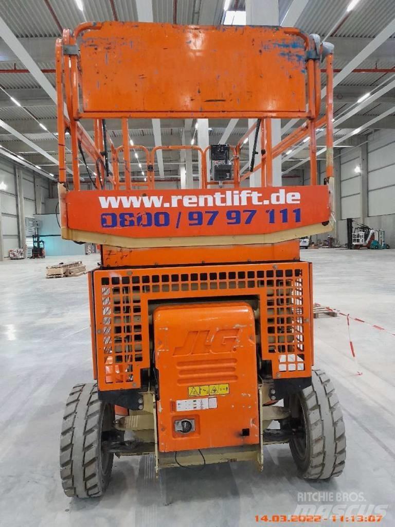 JLG 4069 LE رافعات مقصية الشكل