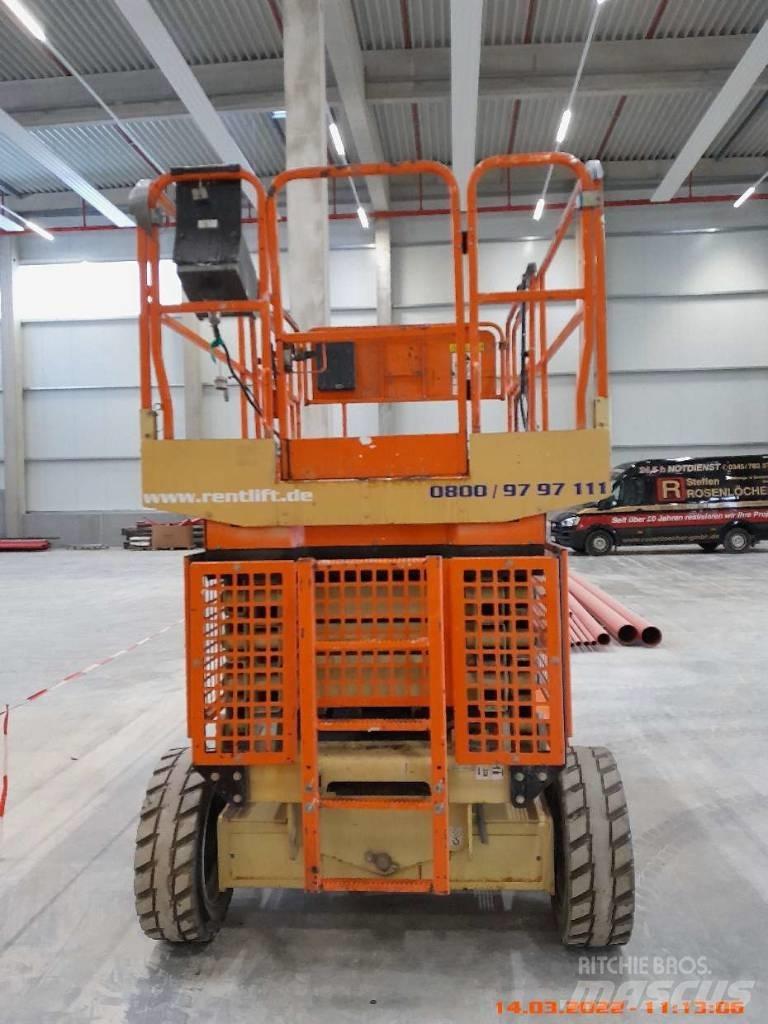 JLG 4069 LE رافعات مقصية الشكل