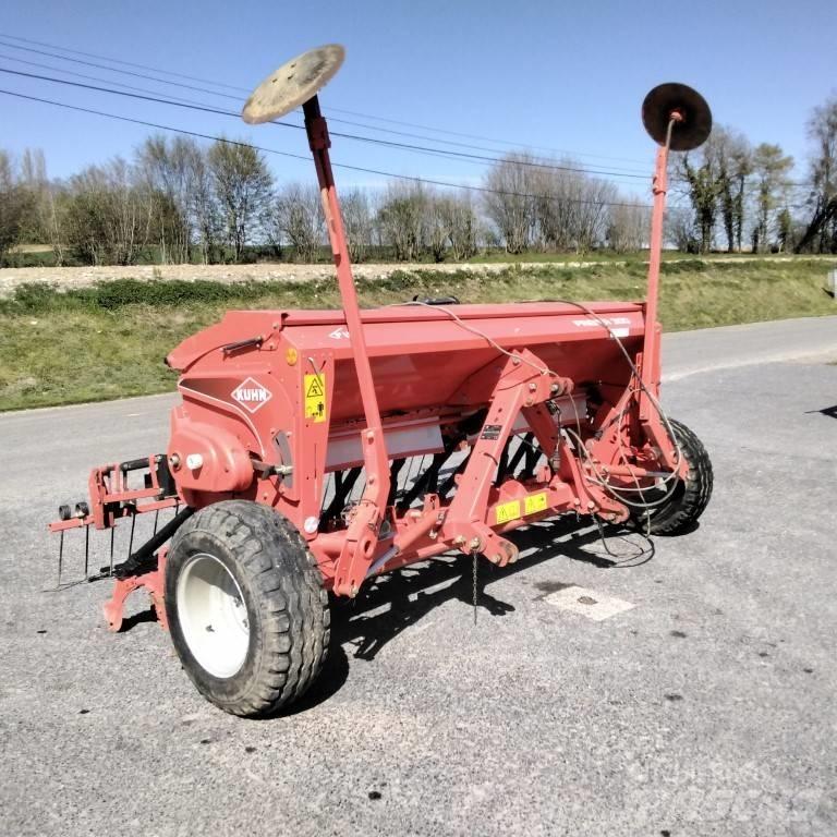 Kuhn Premia 300 مثاقيب