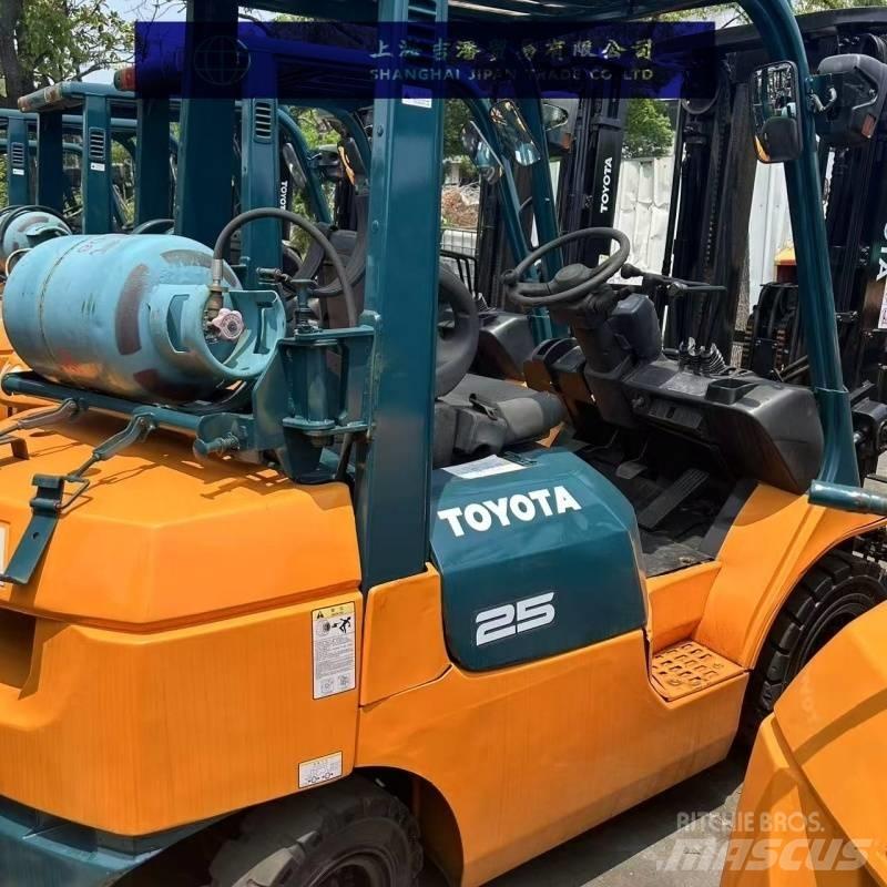Toyota 25 شاحنات الديزل