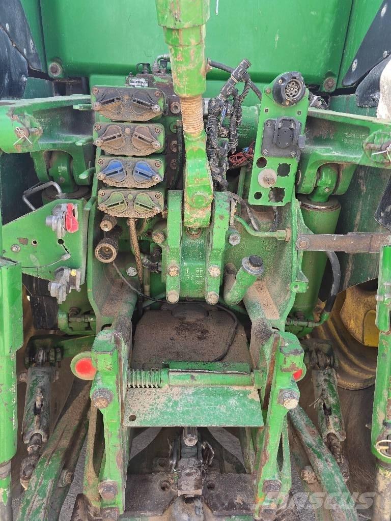 John Deere 8345 R الجرارات