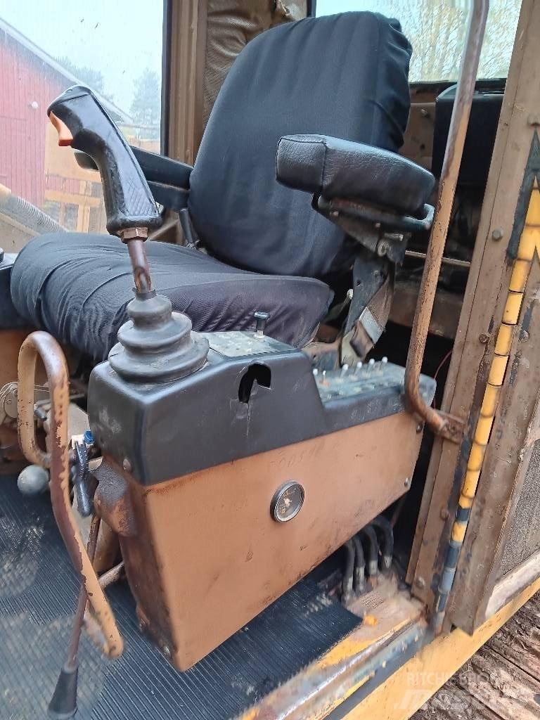 CAT 219 LC حفارات زحافة