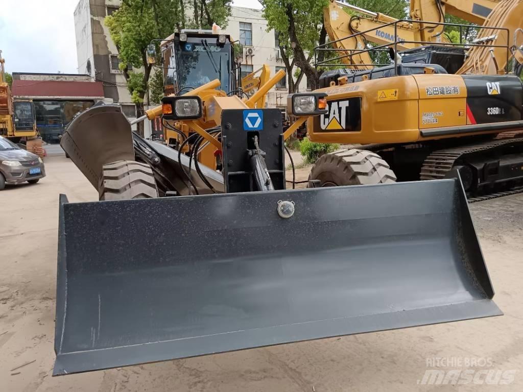 XCMG GR 2153 معدات تمهيد الطرق