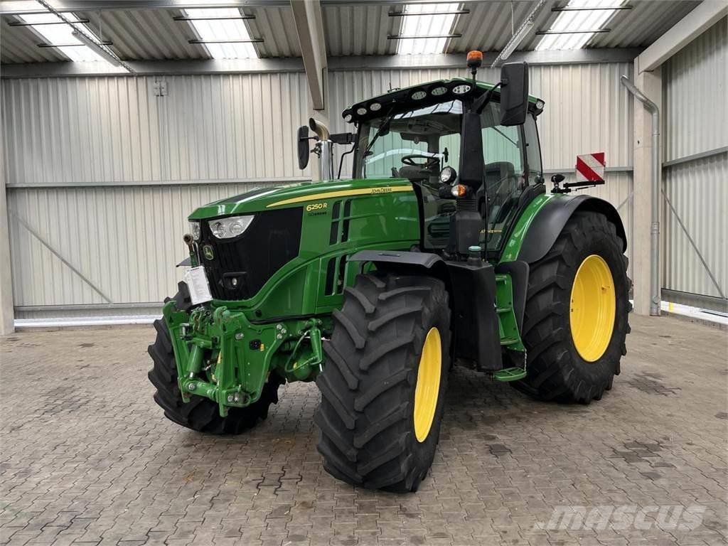 John Deere 6250R الجرارات
