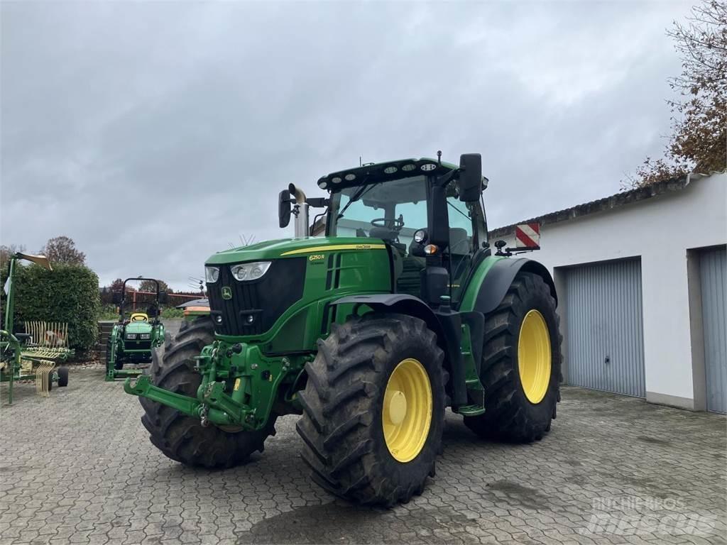 John Deere 6250R الجرارات