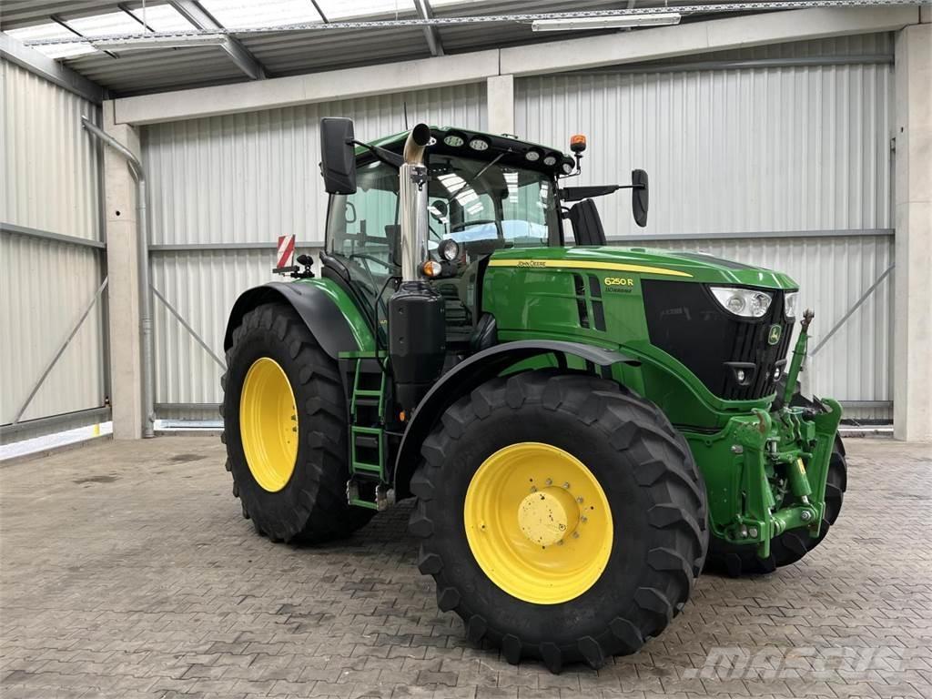 John Deere 6250R الجرارات