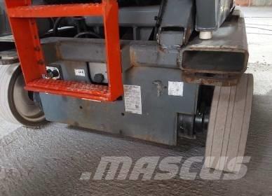 SkyJack SJ III 4726 رافعات مقصية الشكل