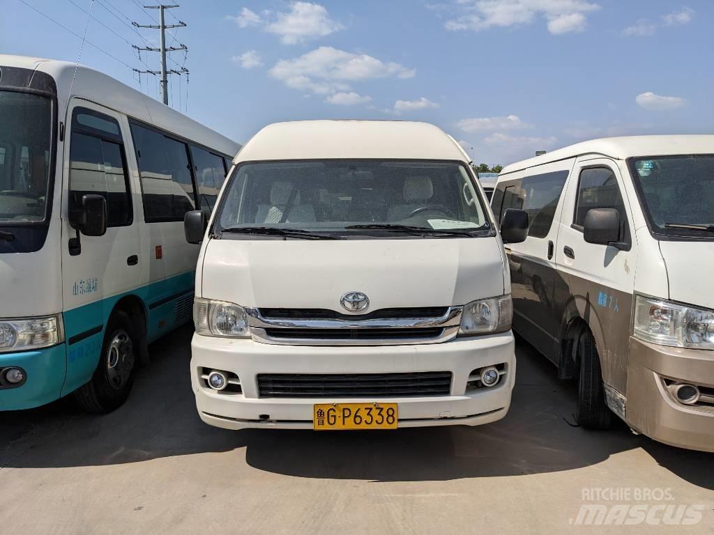 Toyota Hiace حافلة داخل المدينة