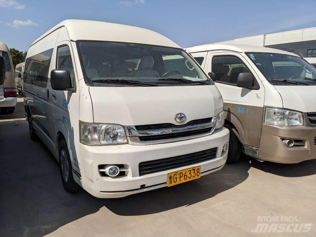 Toyota Hiace حافلة داخل المدينة