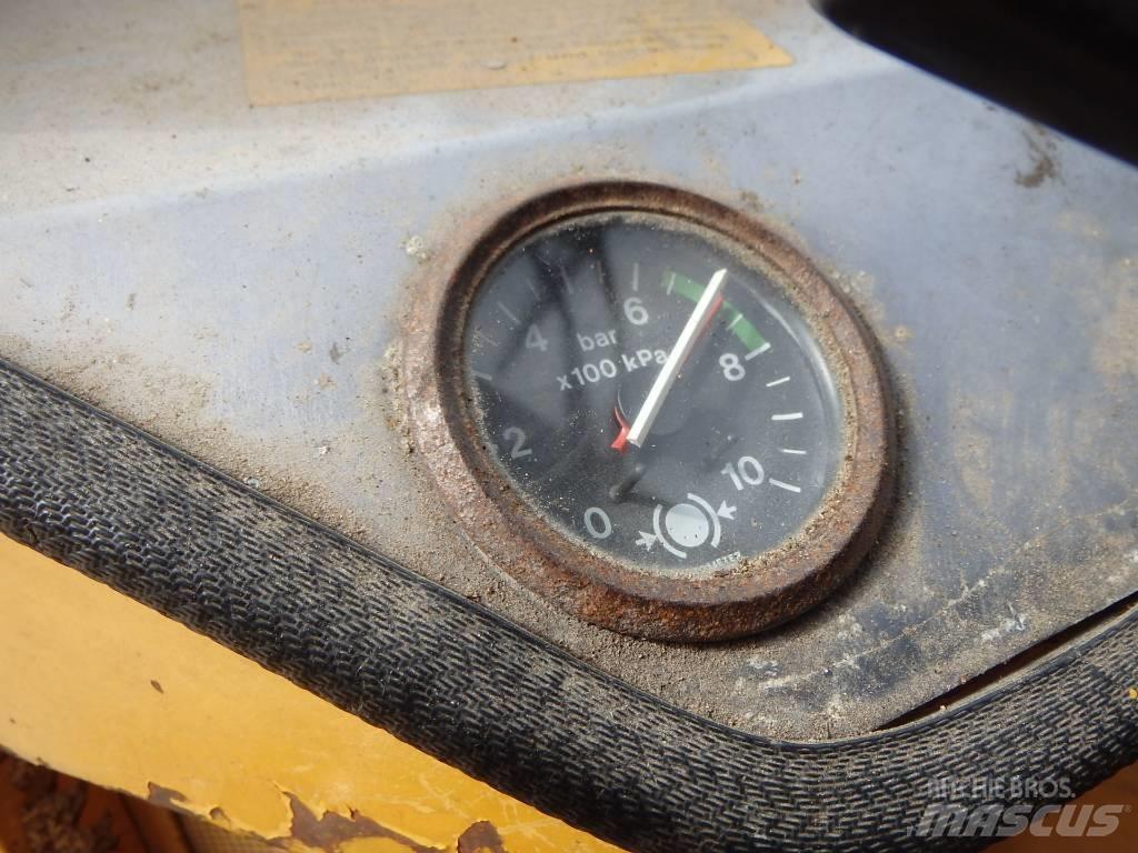 Volvo BM 4300 4x4 لوادر بعجل