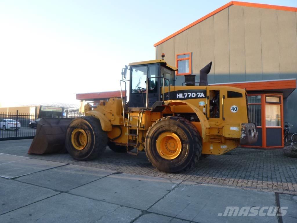 Hyundai HL 770-7 A لوادر بعجل