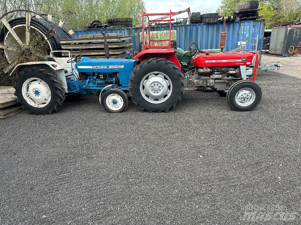 Ford 2000 الجرارات