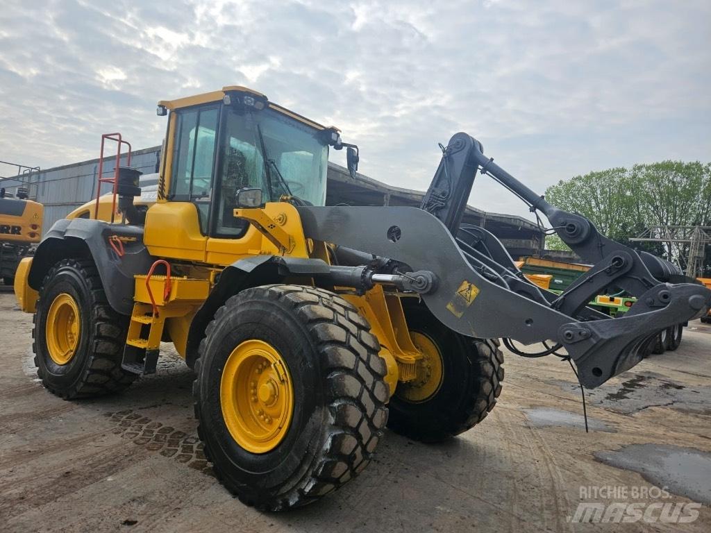 Volvo L 110 H لوادر بعجل