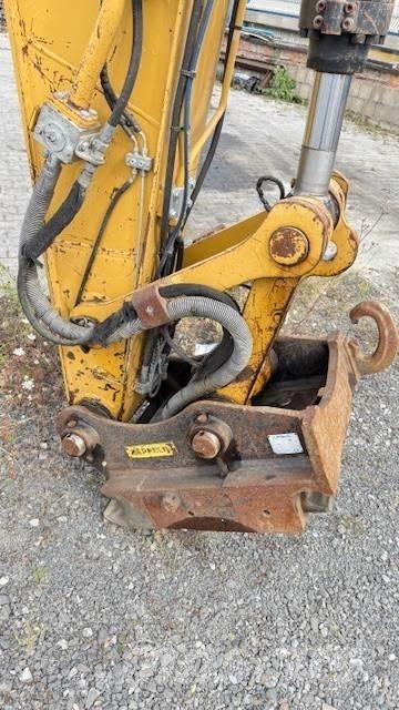 CAT 320 GC حفارات زحافة