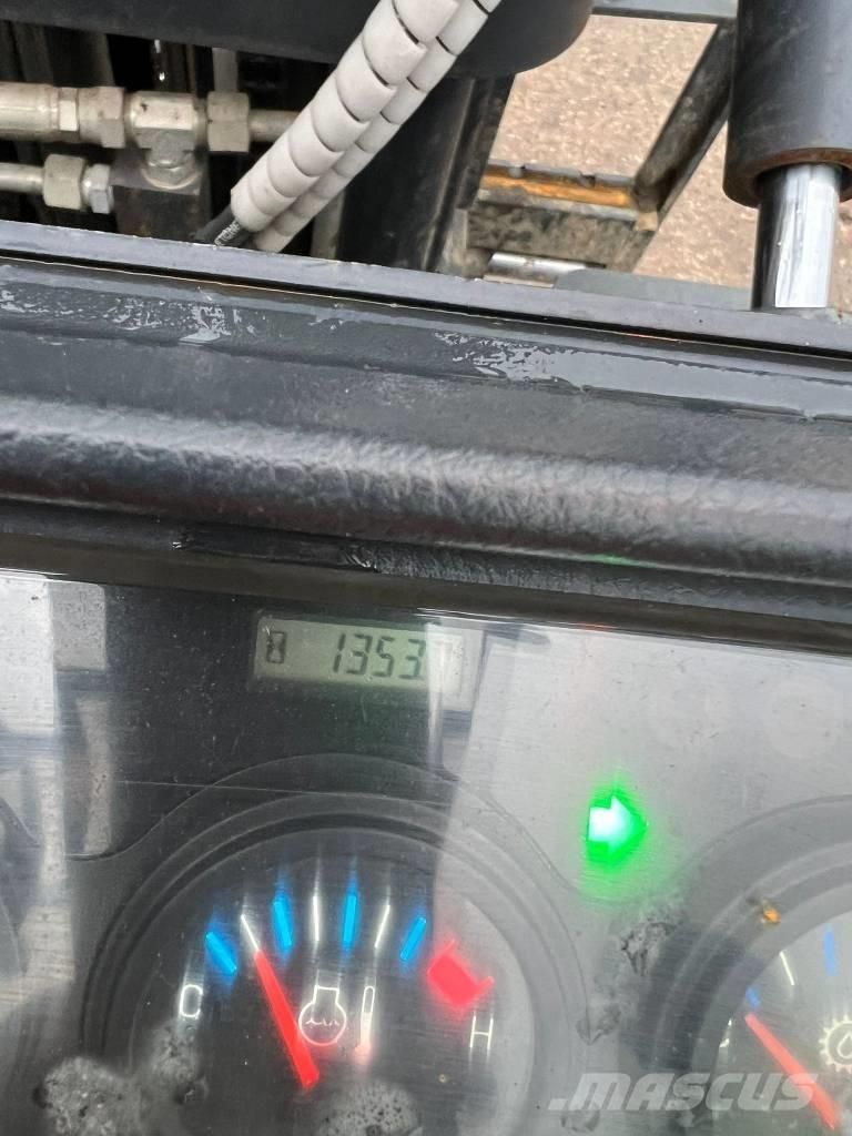 Doosan D 25 GP شاحنات الديزل