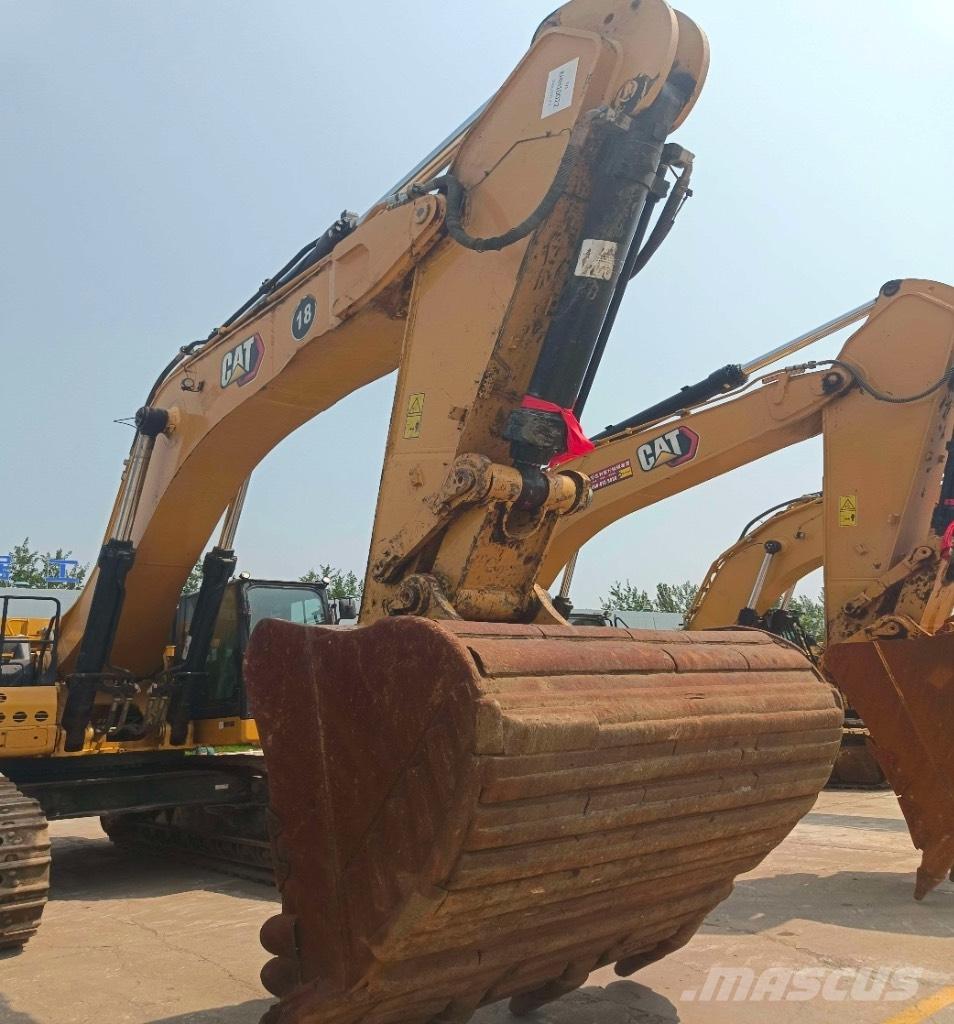 CAT 374 حفارات زحافة