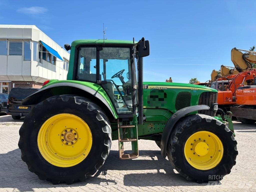 John Deere 6820 AQ الجرارات