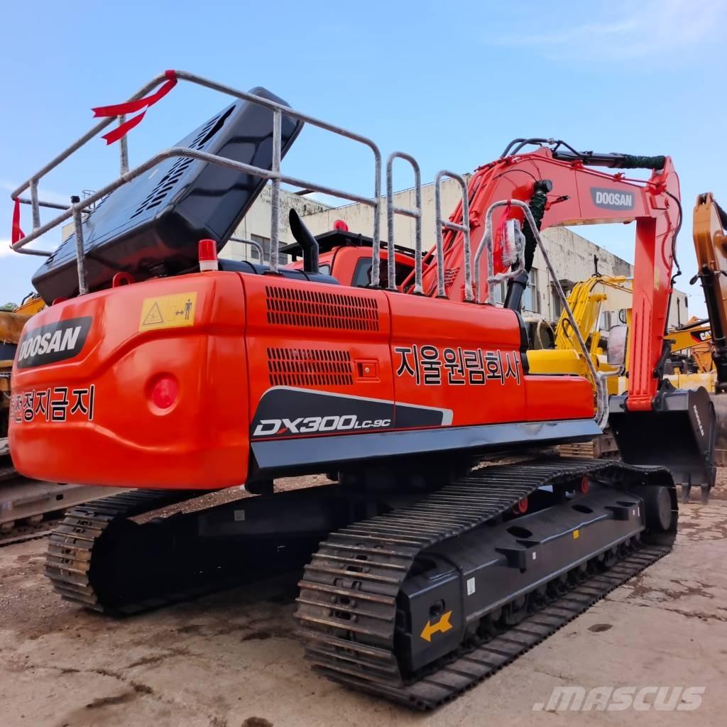 Doosan DX 300 LC-9S حفارات زحافة