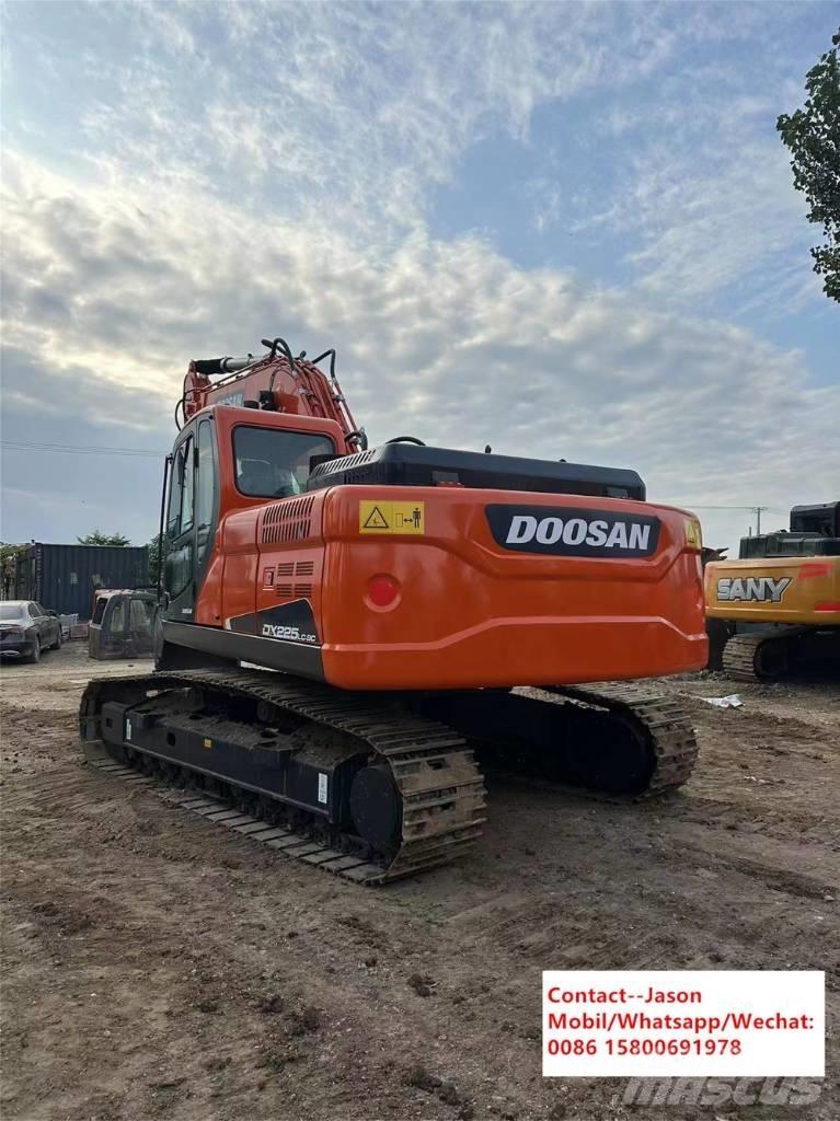 Doosan DX 225 LCA حفارات زحافة