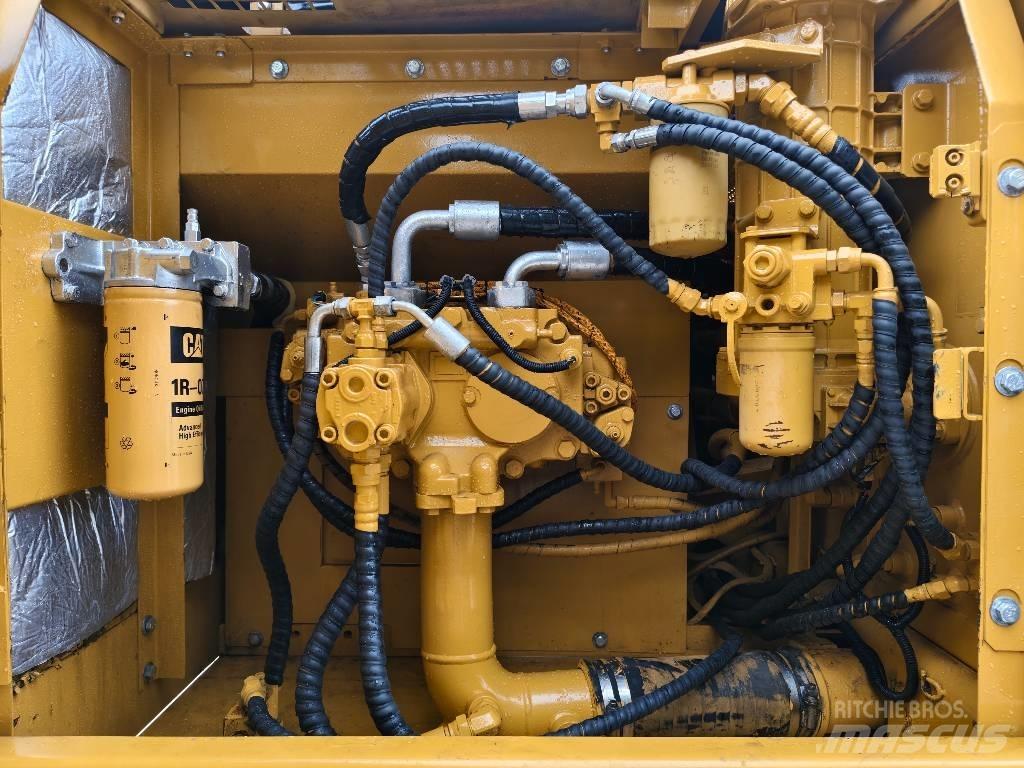 CAT 325 C حفارات زحافة