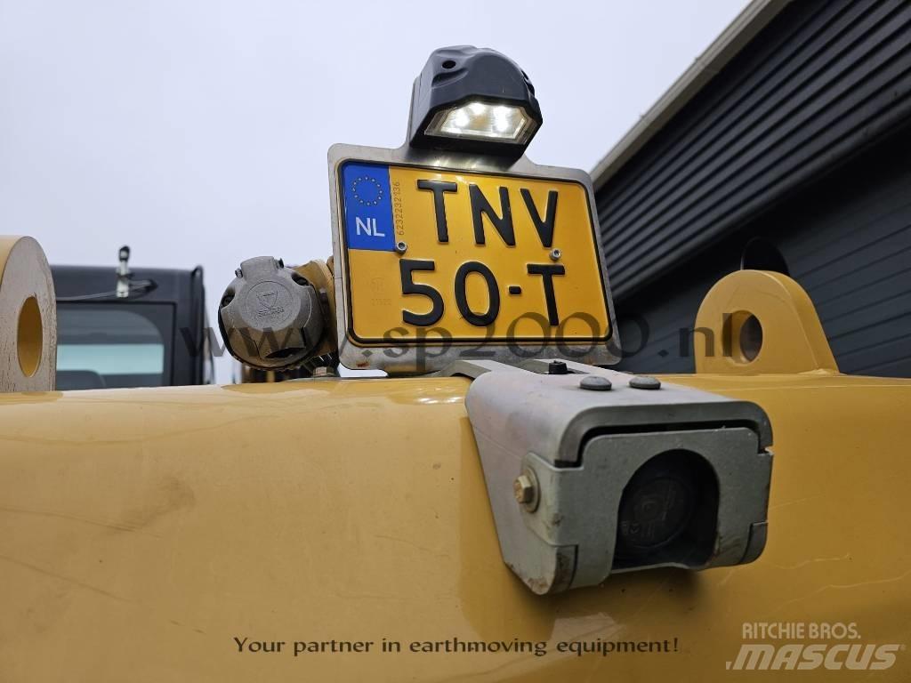 CAT M 315 D حفارات بعجل