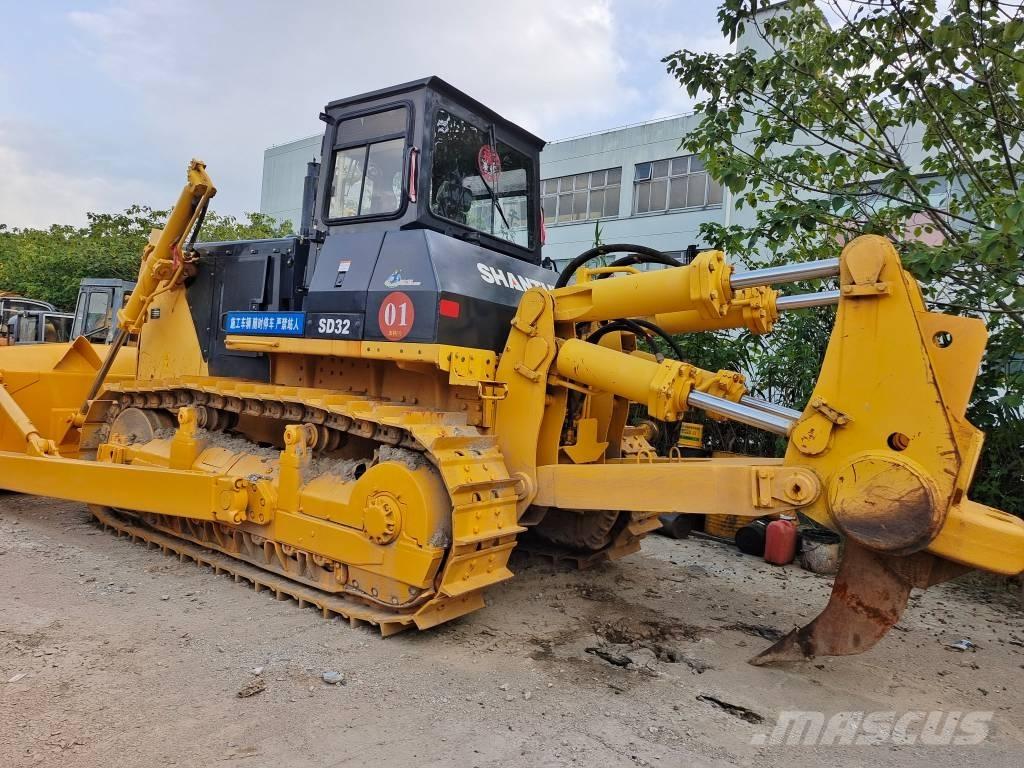 Shantui SD 32 بلدوزرات مجنزرة
