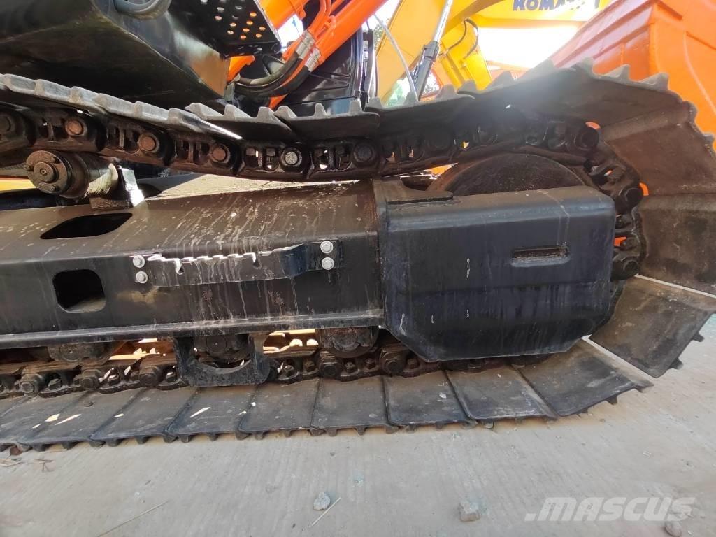 Hitachi ZX 200 حفارات زحافة