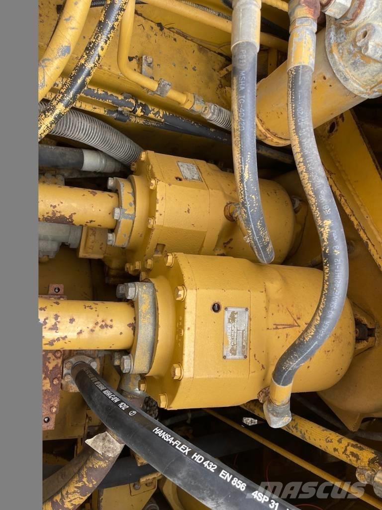 CAT 992 C لوادر بعجل