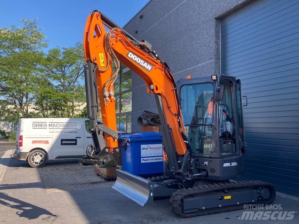 Develon DX 35 Z-7 حفارات صغيرة أقل من 7 طن (حفارات صغيرة)