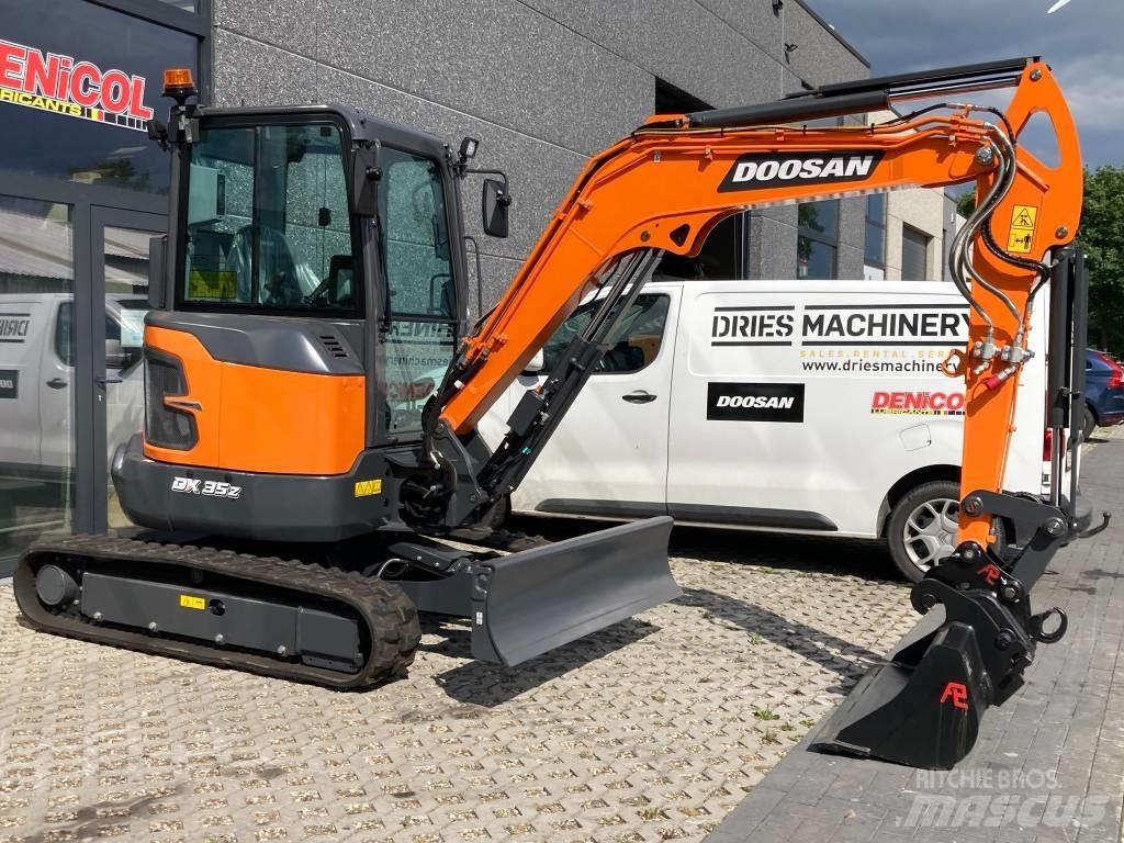 Develon DX 35 Z-7 حفارات صغيرة أقل من 7 طن (حفارات صغيرة)