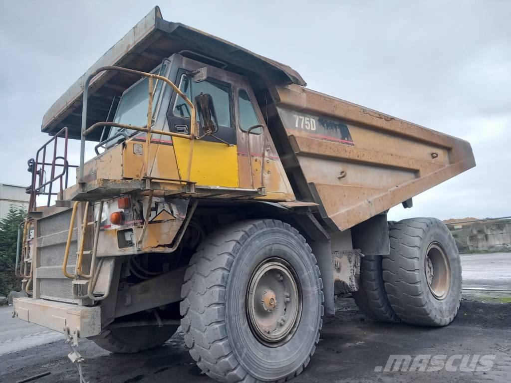 CAT 775 D شاحنات المخلفات الصلبة