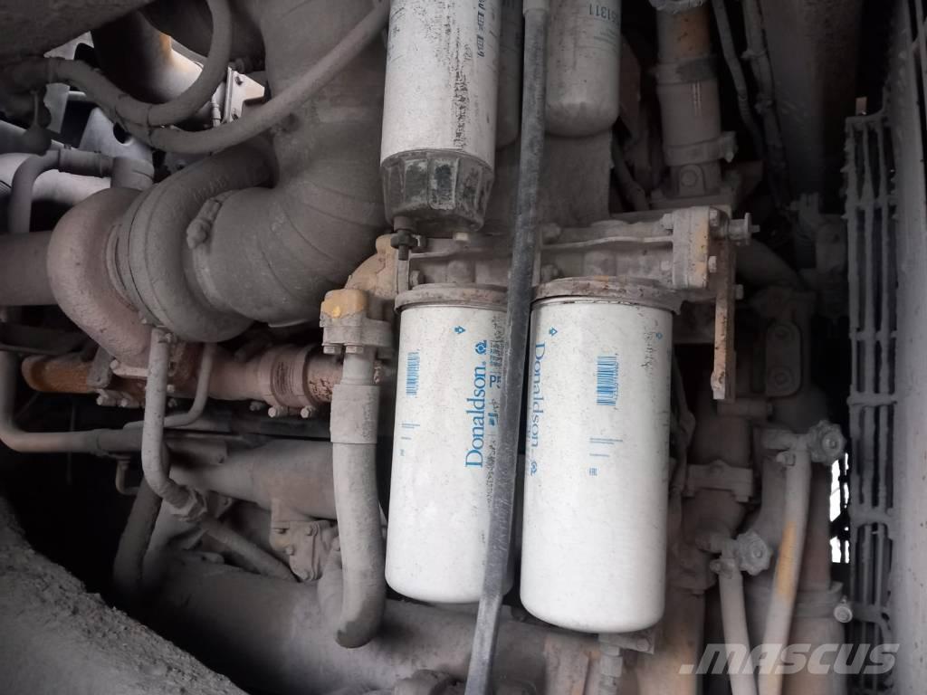 CAT 775 D شاحنات المخلفات الصلبة