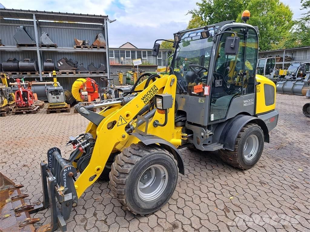 Wacker Neuson WL32 لوادر بعجل