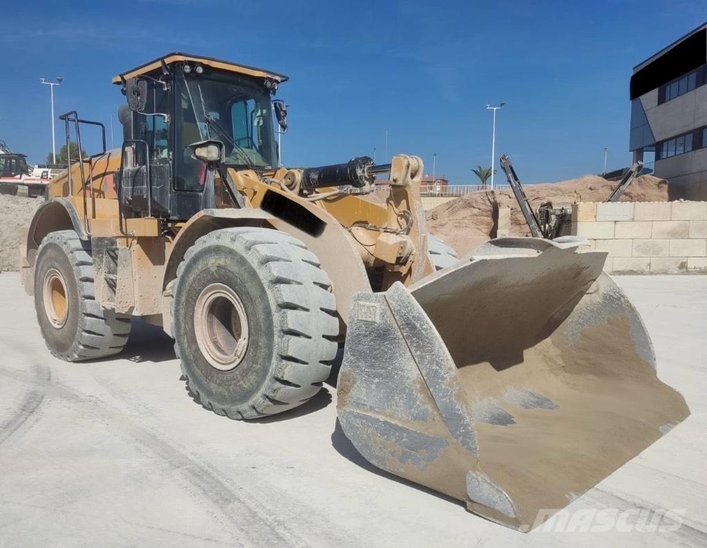 CAT 966 M لوادر بعجل