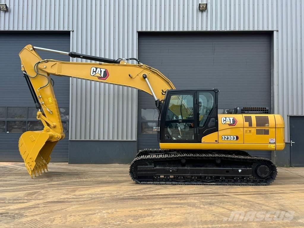 CAT 323D3 حفارات زحافة